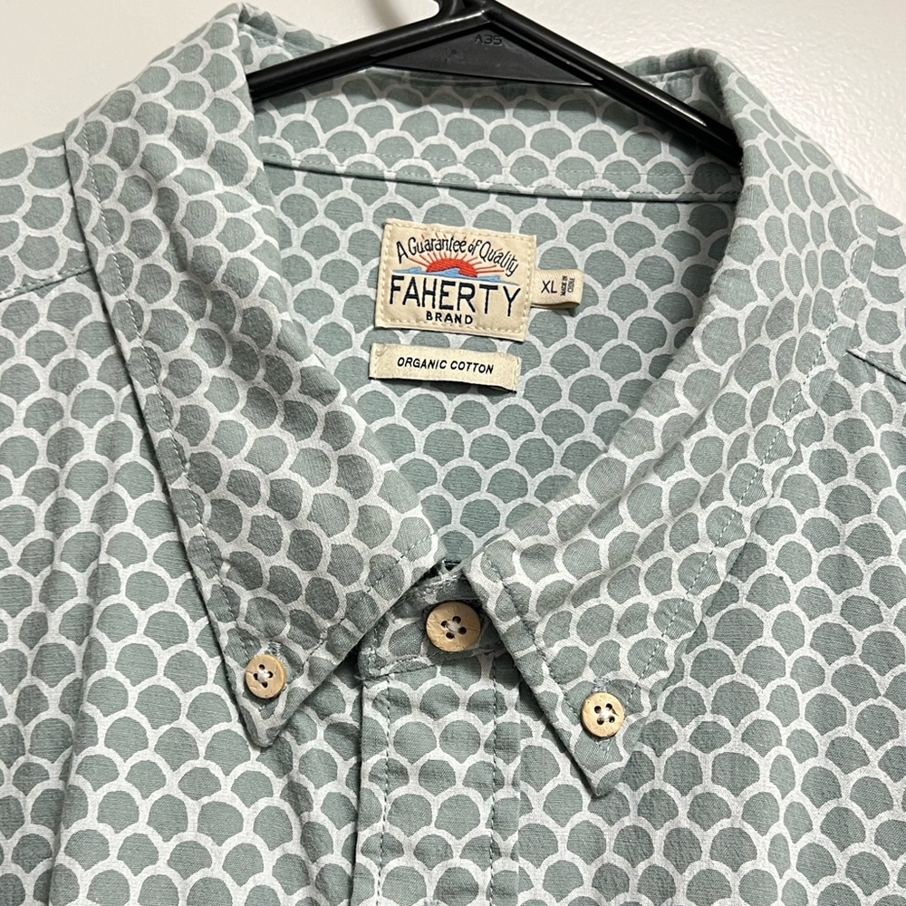 Faherty Playa Fish Scale Print Button Down Shirt … - image 3